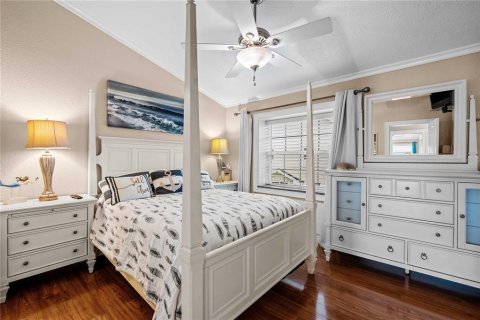 Townhouse in Indian Shores, Florida 2 bedrooms, 138.24 sq.m. № 2308350 - photo 30