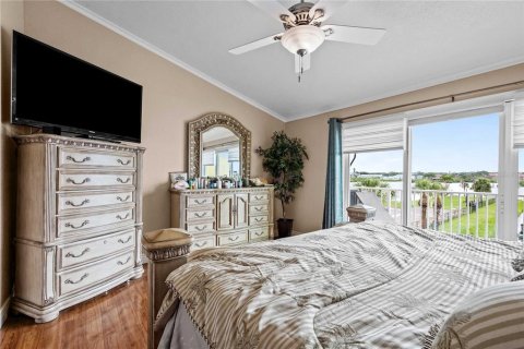 Townhouse in Indian Shores, Florida 2 bedrooms, 138.24 sq.m. № 2308350 - photo 23