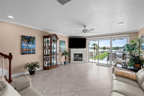 Townhouse in Indian Shores, Florida 2 bedrooms, 138.24 sq.m. № 2308350 - photo 19