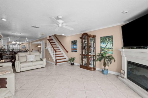 Townhouse in Indian Shores, Florida 2 bedrooms, 138.24 sq.m. № 2308350 - photo 20