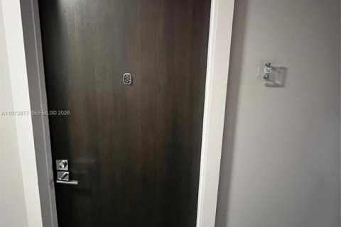 Condo in Aventura, Florida, 1 bedroom  № 2038755 - photo 6