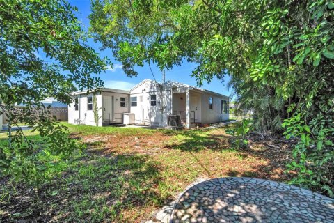 House in Hollywood, Florida 2 bedrooms, 108.23 sq.m. № 1839320 - photo 28
