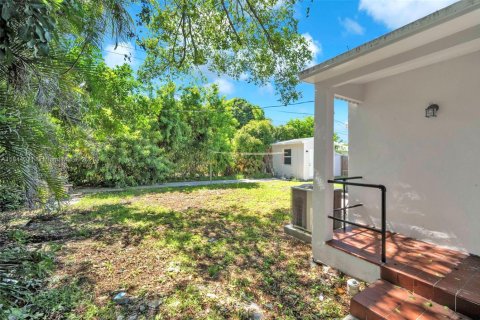 House in Hollywood, Florida 2 bedrooms, 108.23 sq.m. № 1839320 - photo 29