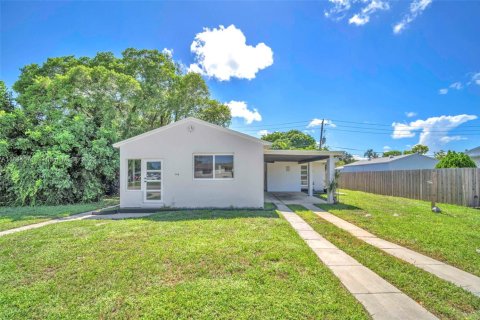 House in Hollywood, Florida 2 bedrooms, 108.23 sq.m. № 1839320 - photo 2