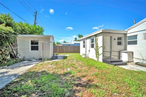 House in Hollywood, Florida 2 bedrooms, 108.23 sq.m. № 1839320 - photo 26