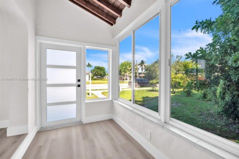House in Hollywood, Florida 2 bedrooms, 108.23 sq.m. № 1839320 - photo 4