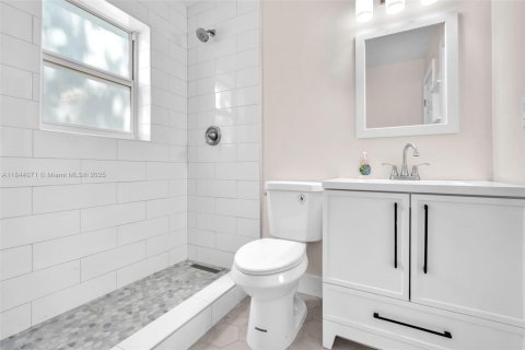 House in Hollywood, Florida 2 bedrooms, 108.23 sq.m. № 1839320 - photo 13