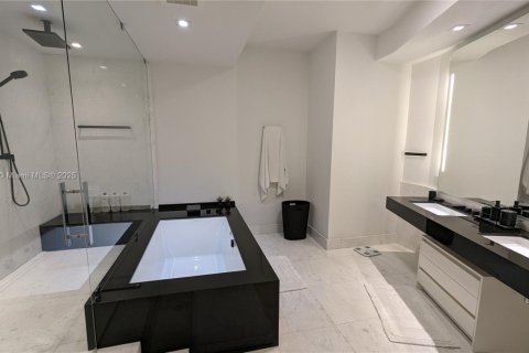 Copropriété à vendre à Sunny Isles Beach, Floride: 4 chambres, 317.26 m2 № 1967984 - photo 25