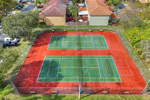 Villa ou maison à vendre à Miami, Floride: 3 chambres, 166.67 m2 № 2010325 - photo 23