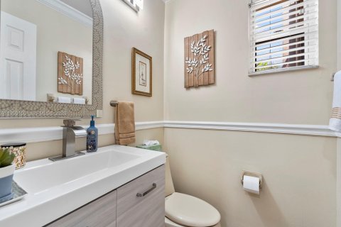 Villa ou maison à vendre à Miami, Floride: 3 chambres, 166.67 m2 № 2010325 - photo 10