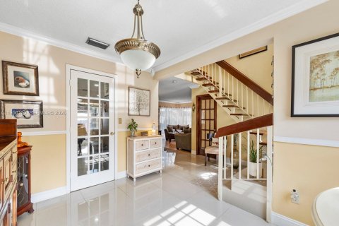 Villa ou maison à vendre à Miami, Floride: 3 chambres, 166.67 m2 № 2010325 - photo 3