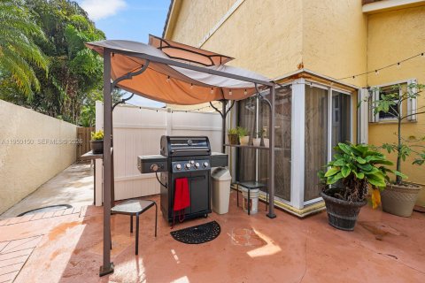 Villa ou maison à vendre à Miami, Floride: 3 chambres, 166.67 m2 № 2010325 - photo 20
