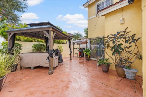 Villa ou maison à vendre à Miami, Floride: 3 chambres, 166.67 m2 № 2010325 - photo 18