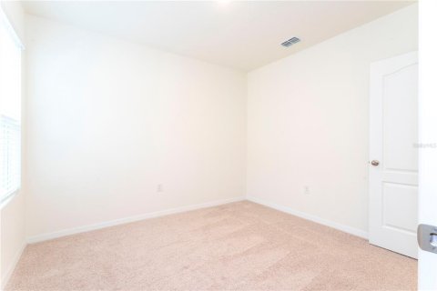 House in Saint Cloud, Florida 3 bedrooms, 139.45 sq.m. № 2230899 - photo 22