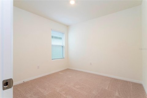 House in Saint Cloud, Florida 3 bedrooms, 139.45 sq.m. № 2230899 - photo 19