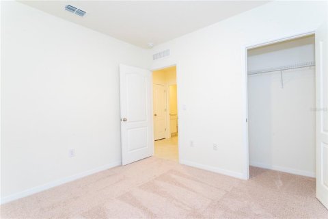 House in Saint Cloud, Florida 3 bedrooms, 139.45 sq.m. № 2230899 - photo 21