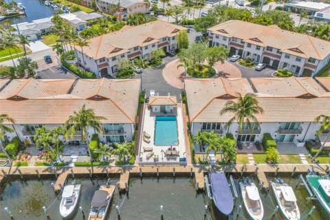 Adosado en Pompano Beach, Florida 3 dormitorios, 146.32 m2 № 2146934