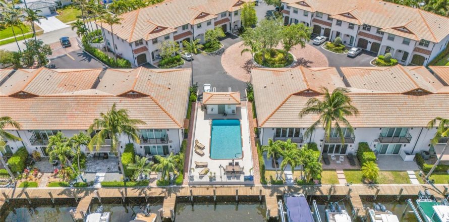 Adosado en Pompano Beach, Florida 3 dormitorios, 146.32 m2 № 2146934