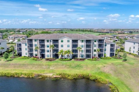 Condo in Bradenton, Florida, 2 bedrooms in LAKEWOOD NATIONAL  № 2135007 - photo 27