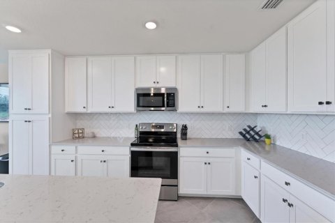 Condo in Bradenton, Florida, 2 bedrooms in LAKEWOOD NATIONAL  № 2135007 - photo 8