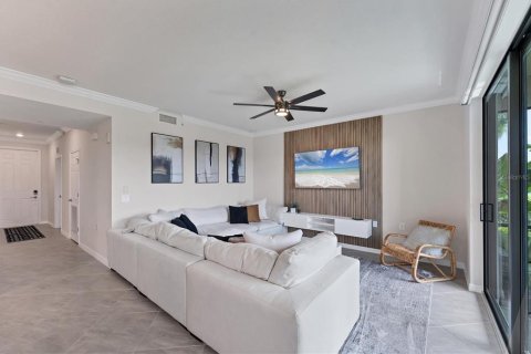 Condo in Bradenton, Florida, 2 bedrooms in LAKEWOOD NATIONAL  № 2135007 - photo 3