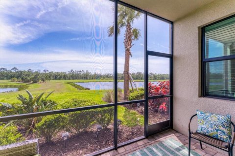 Condo in Bradenton, Florida, 2 bedrooms in LAKEWOOD NATIONAL  № 2135007 - photo 26