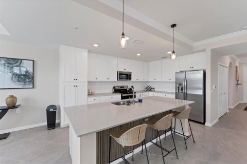 Condo in Bradenton, Florida, 2 bedrooms in LAKEWOOD NATIONAL  № 2135007 - photo 6
