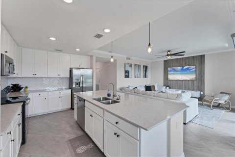 Condo in Bradenton, Florida, 2 bedrooms in LAKEWOOD NATIONAL  № 2135007 - photo 12