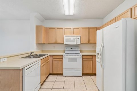 Townhouse in Riverview, Florida 3 bedrooms, 131.18 sq.m. № 2202597 - photo 10