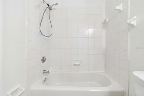 Townhouse in Riverview, Florida 3 bedrooms, 131.18 sq.m. № 2202597 - photo 30