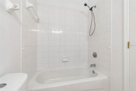 Townhouse in Riverview, Florida 3 bedrooms, 131.18 sq.m. № 2202597 - photo 25