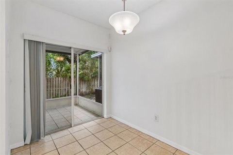 Townhouse in Riverview, Florida 3 bedrooms, 131.18 sq.m. № 2202597 - photo 13