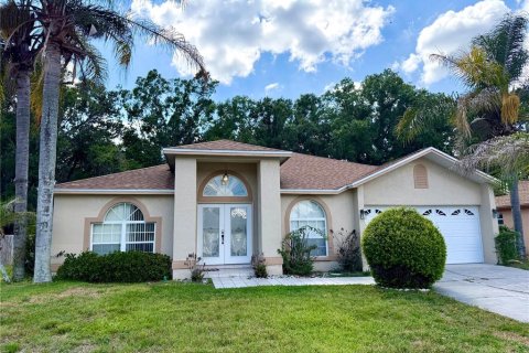 House in Lakeland, Florida 3 bedrooms, 193.33 sq.m. № 2220669
