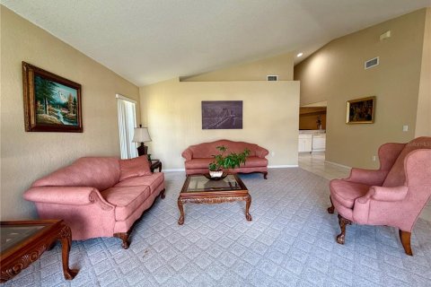 House in Lakeland, Florida 3 bedrooms, 193.33 sq.m. № 2220669 - photo 7