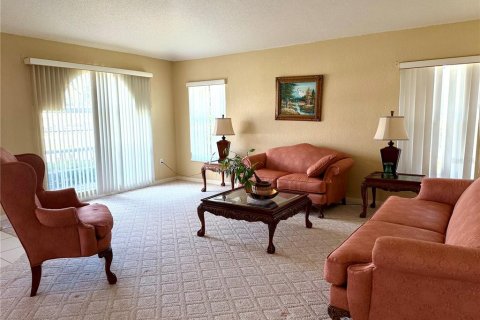 House in Lakeland, Florida 3 bedrooms, 193.33 sq.m. № 2220669 - photo 8