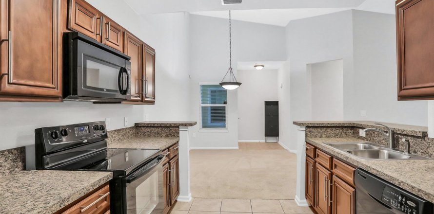 Condominio en Jacksonville, Florida, 2 dormitorios № 827009