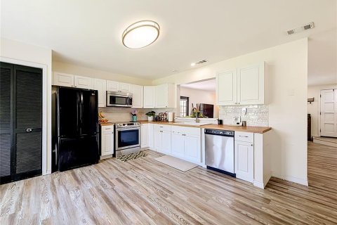 Townhouse in Orlando, Florida 2 bedrooms, 145.86 sq.m. № 2218845 - photo 24