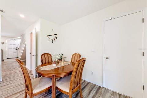 Townhouse in Orlando, Florida 2 bedrooms, 145.86 sq.m. № 2218845 - photo 17