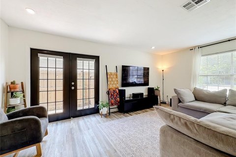 Townhouse in Orlando, Florida 2 bedrooms, 145.86 sq.m. № 2218845 - photo 11