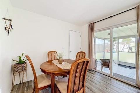 Townhouse in Orlando, Florida 2 bedrooms, 145.86 sq.m. № 2218845 - photo 15