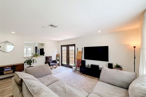 Townhouse in Orlando, Florida 2 bedrooms, 145.86 sq.m. № 2218845 - photo 10