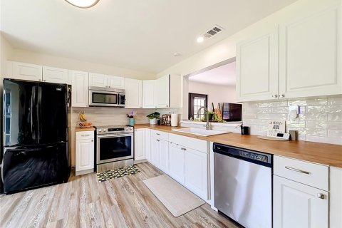 Townhouse in Orlando, Florida 2 bedrooms, 145.86 sq.m. № 2218845 - photo 18