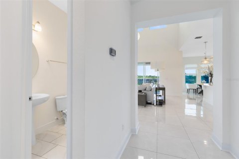 House in Winter Garden, Florida 4 bedrooms, 399.39 sq.m. № 1851750 - photo 9