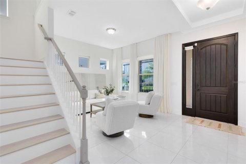 House in Winter Garden, Florida 4 bedrooms, 399.39 sq.m. № 1851750 - photo 5