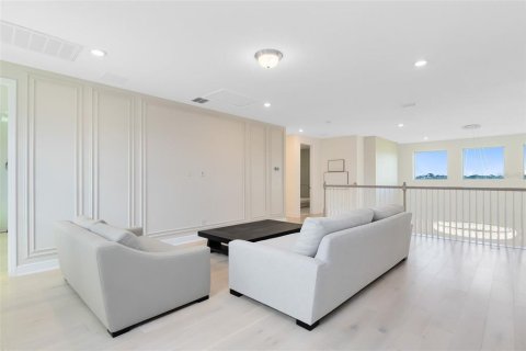 House in Winter Garden, Florida 4 bedrooms, 399.39 sq.m. № 1851750 - photo 25