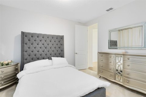 House in Winter Garden, Florida 4 bedrooms, 399.39 sq.m. № 1851750 - photo 28