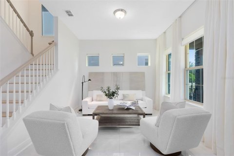 House in Winter Garden, Florida 4 bedrooms, 399.39 sq.m. № 1851750 - photo 4