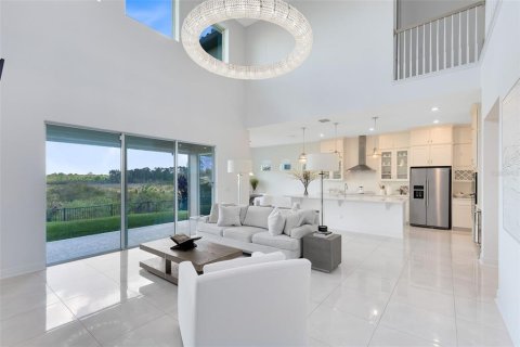 House in Winter Garden, Florida 4 bedrooms, 399.39 sq.m. № 1851750 - photo 11