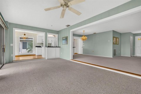 Casa en venta en Port Richey, Florida, 2 dormitorios, 155.15 m2 № 2377460 - foto 11