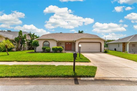 Casa en venta en Port Richey, Florida, 2 dormitorios, 155.15 m2 № 2377460 - foto 3
